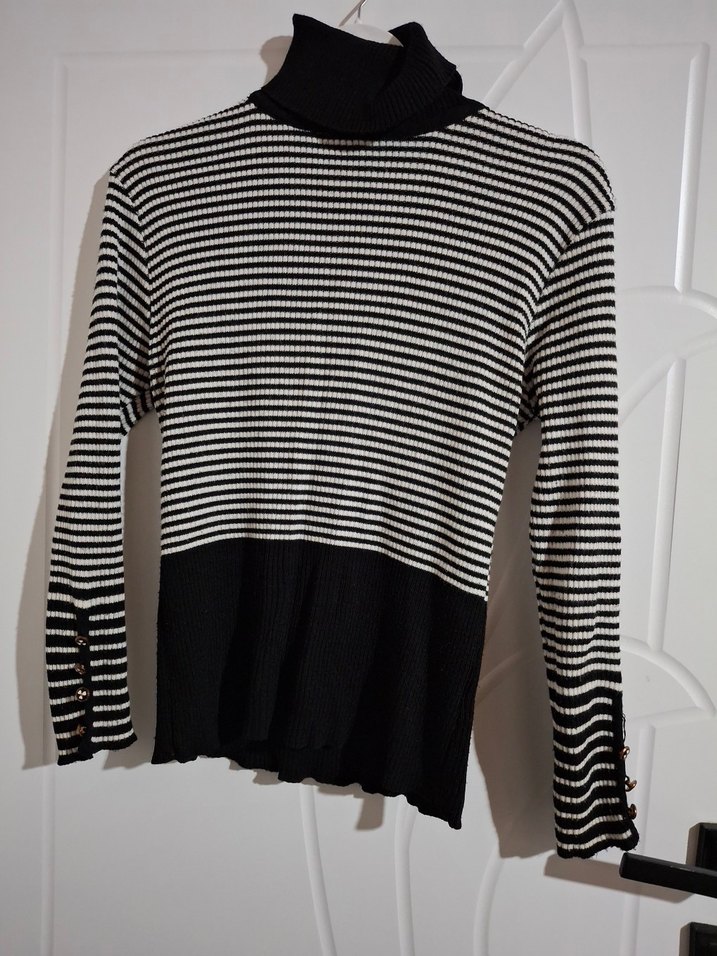 Çizgili Siyah Boğazlı Kadın Triko - Görsel 2