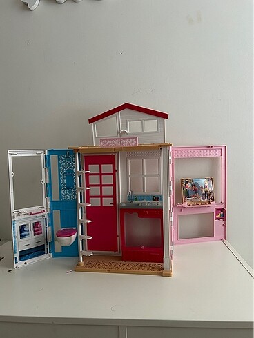 Barbie evi