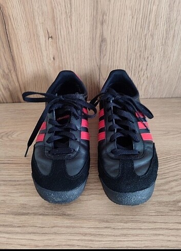 38 Beden siyah Renk Adidas ayakkabı