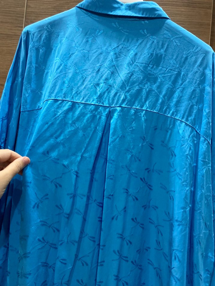 Saten Mavi Uzun Kollu Düğmeli Gömlek - Görsel 3