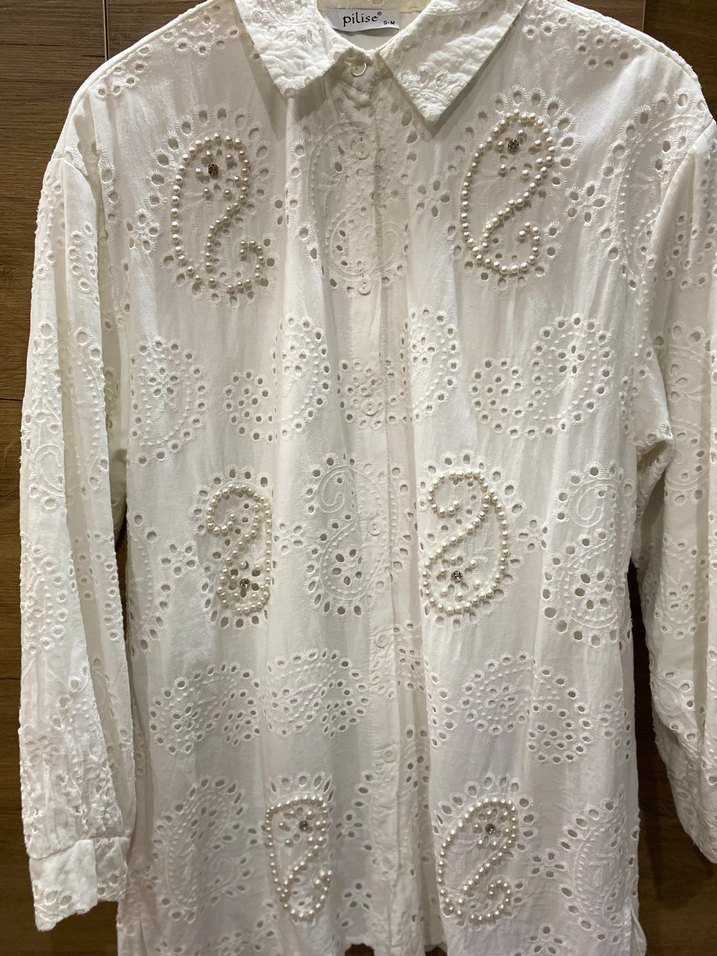 Düğmeli Beyaz İnci Detaylı Nakışlı Gömlek Tunik - Görsel 2