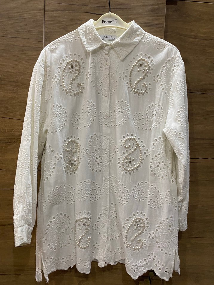 Düğmeli Beyaz İnci Detaylı Nakışlı Gömlek Tunik - Görsel 4