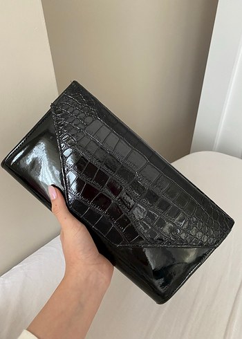 Kadın Siyah Parlak Deri Yılan Desenli Clutch Çanta