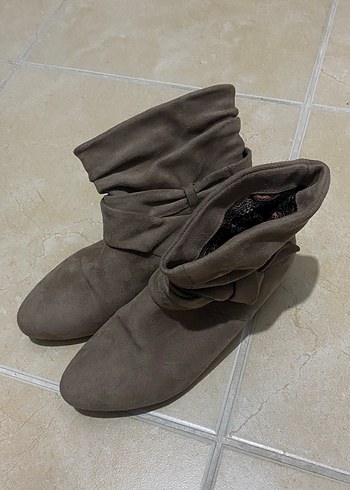 Süet Tokalı Kadın Bot - Görsel 3