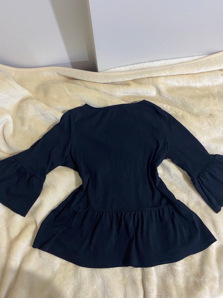 Uzun Kollu Siyah Fırfırlı Kadın Bluz - Görsel 3