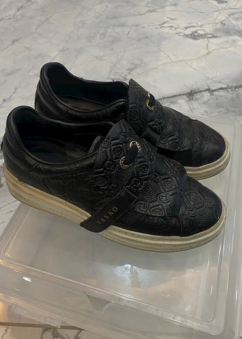 Vakko Siyah Kabartmali Deri Sneaker