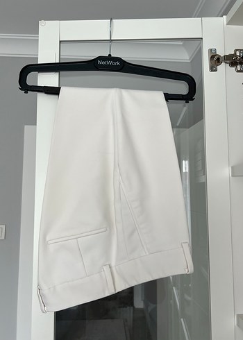 Beyaz Kapri Kumaş Kadın Pantolon