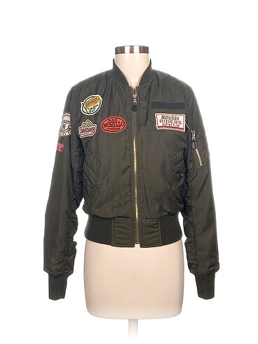 Bershka Bomber %70 İndirimli.