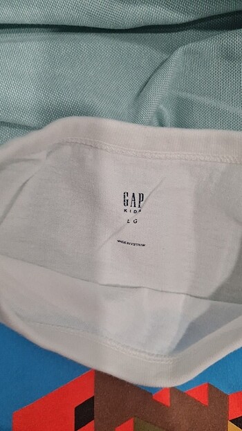 Gap T shirt 