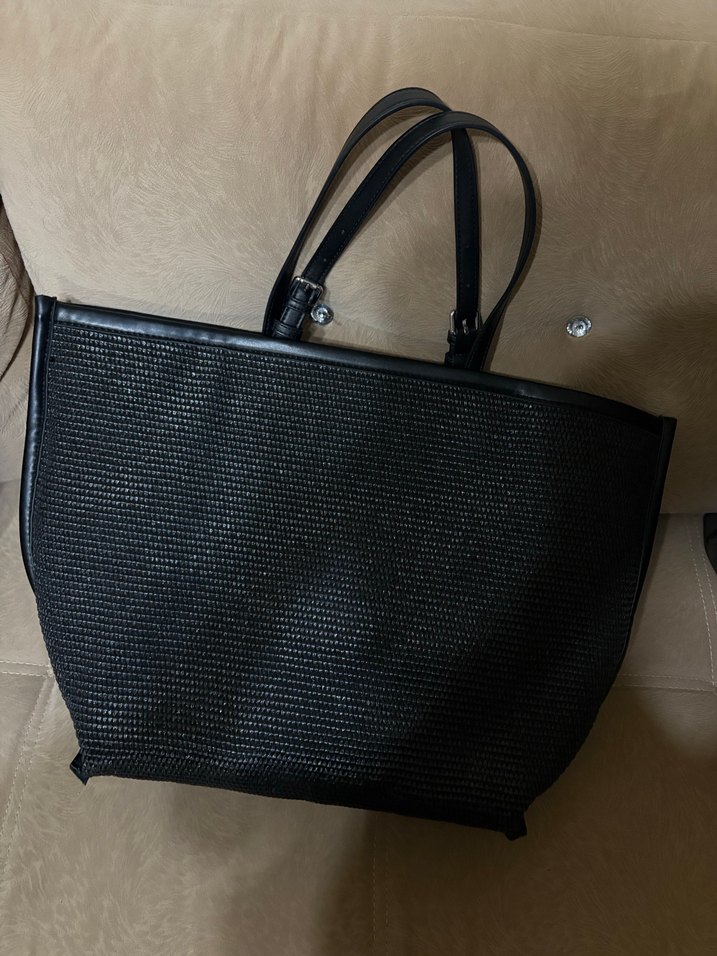 Siyah Kadın Omuz Çantası benetton orijinaldir - Görsel 2