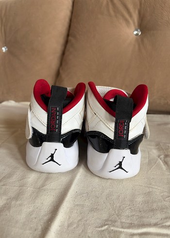 Beyaz Siyah Tokalı Basketbol Ayakkabısı - Görsel 3