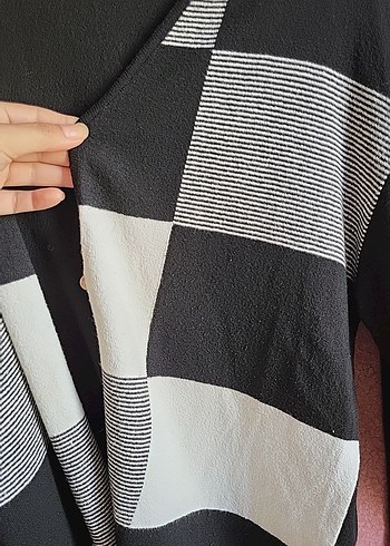 Çizgili Siyah Gri Kadın Hırka - Görsel 2