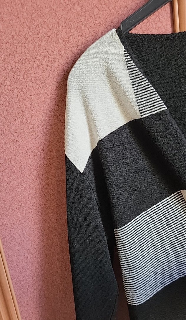 Çizgili Siyah Gri Kadın Hırka - Görsel 3