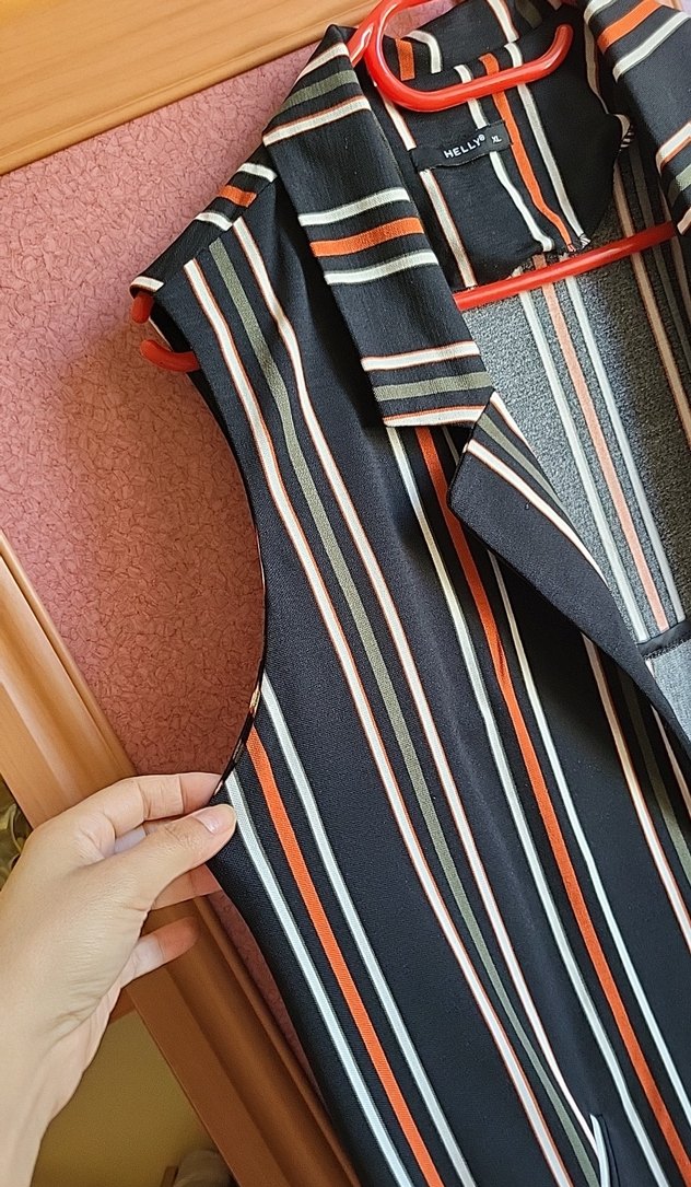 Çizgili Pilili Kadın Uzun Yelek - Görsel 3