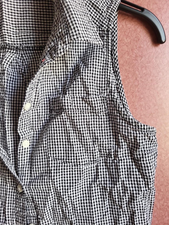 Düğmeli Kolsuz Gri Keten Gömlek - Görsel 2