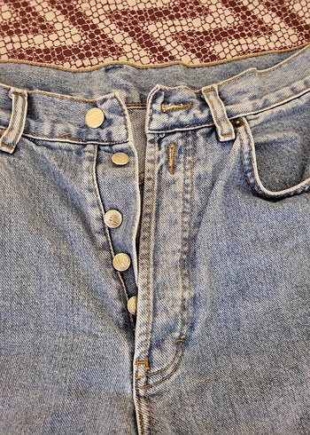 Düğmeli Mini Kadın Kot Şort - Görsel 2