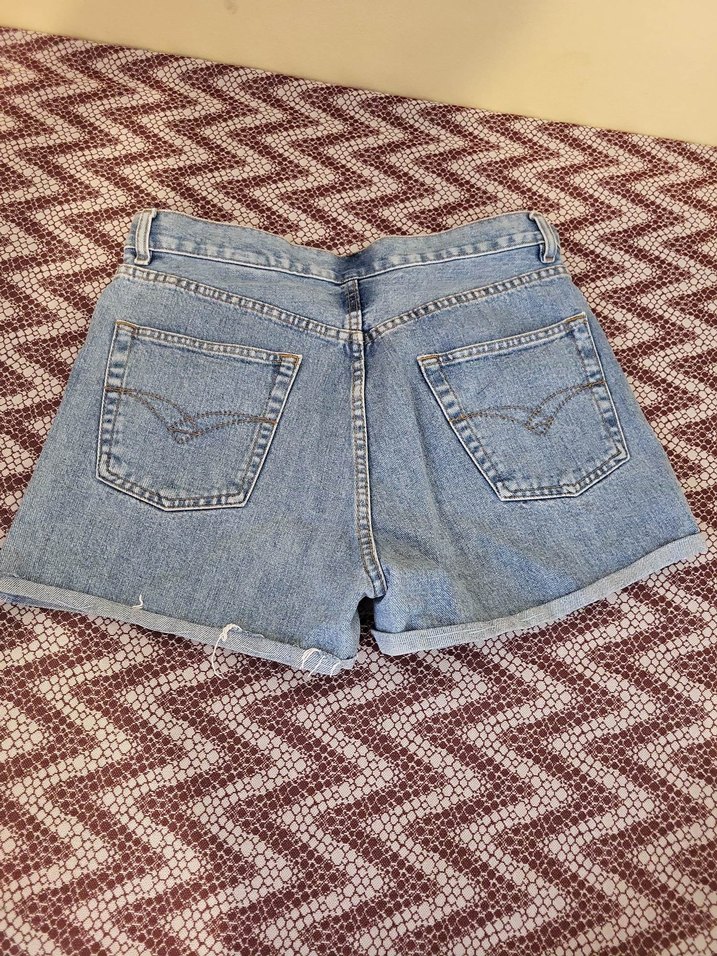 Düğmeli Mini Kadın Kot Şort - Görsel 4