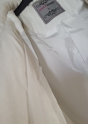 Düğmeli Beyaz Kadın Ceket - Görsel 4