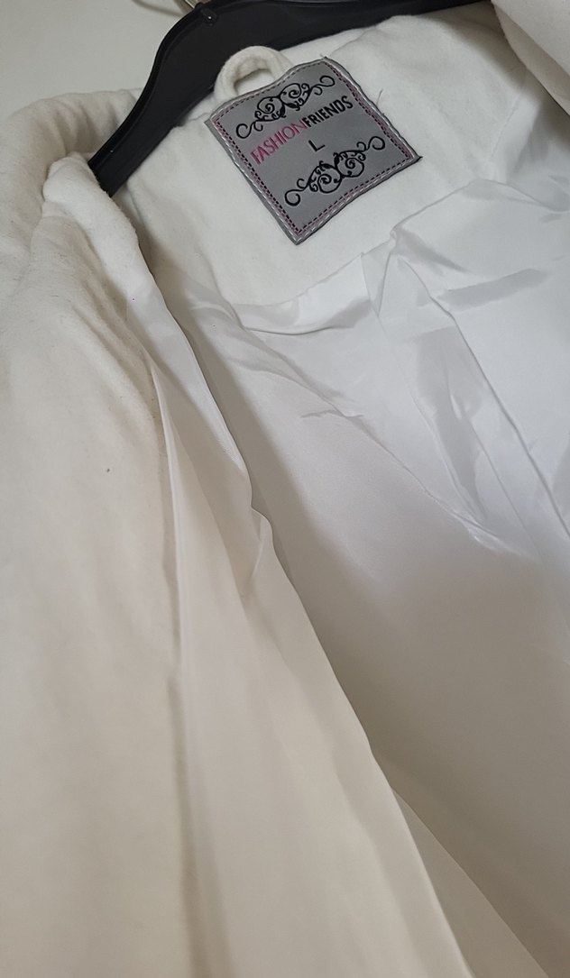 Düğmeli Beyaz Kadın Ceket - Görsel 4