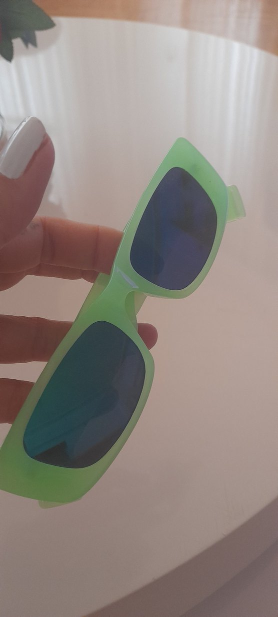Yeşil Pastel Güneş Gözlüğü - Görsel 3