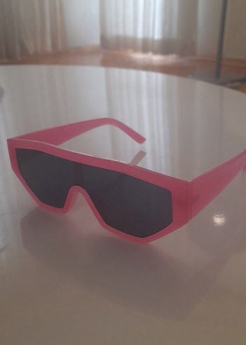 pembe güneş gözlüğü - Görsel 2