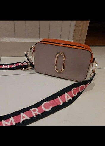 Marc Jacobs kol çantası askılı çanta 