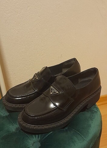 Prada loafer ayakkabı 