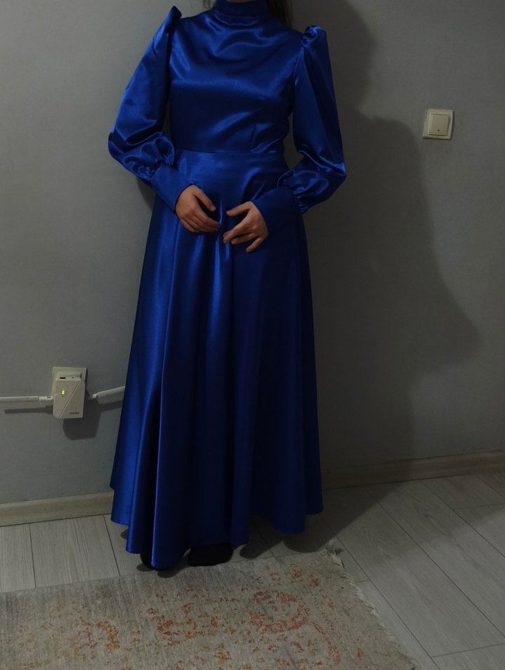 Kadın Mavi Uzun Kollu Saten Abiye Elbise - Görsel 3