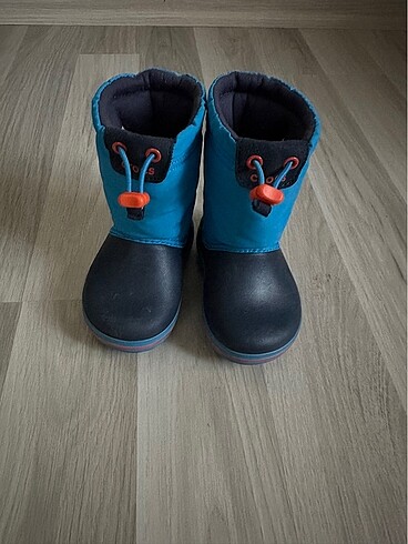 Crocs marka bot