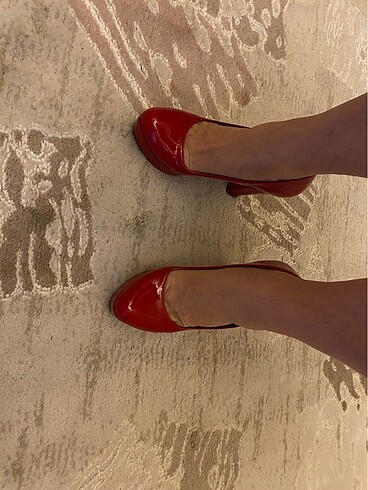 Kırmızı Kalın Topuk Ayakkabı
