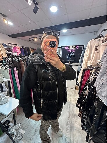 Puffer parlak kumas kapşonlu yelek