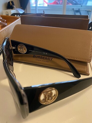 Burberry Güneş gözlüğü