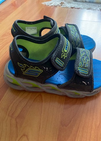 Skechers yeni ışıkları yanıyor bi problemi yok