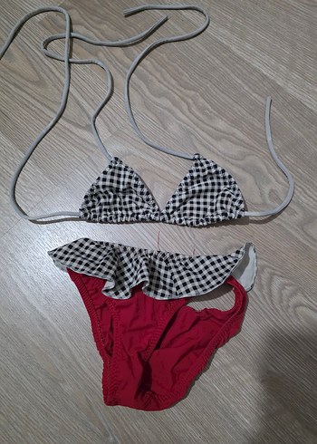 Kırmızı Şeritli Kadın Bikini Takımı