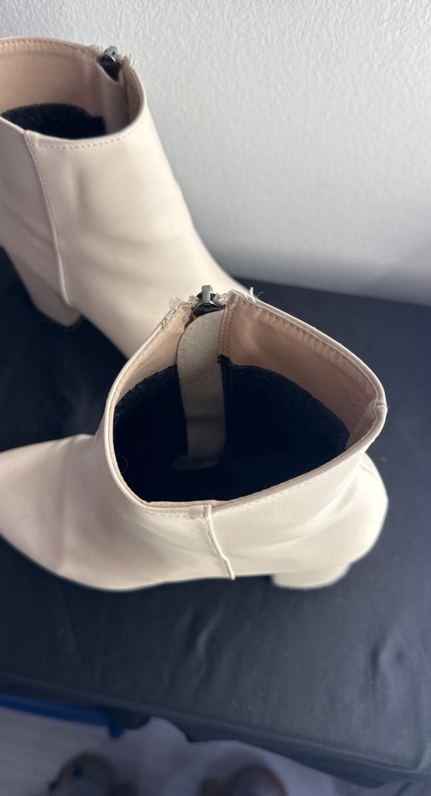 Bej Deri Kadın Topuklu Bot - Görsel 3