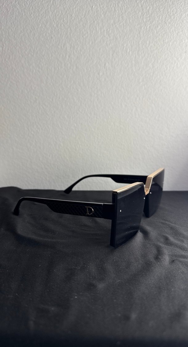 Klasik Siyah Tokalı Kadın Gözlüğü - Görsel 3