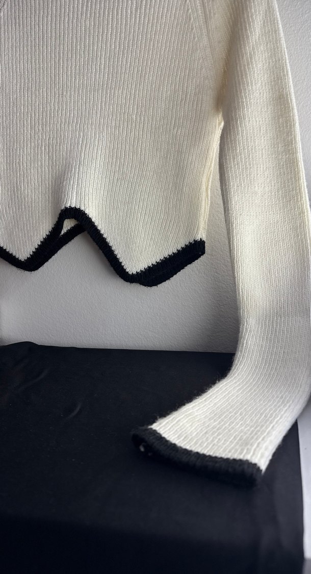 Beyaz Boğazlı Örgü Kadın Kazak - Görsel 2