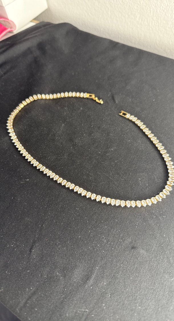 Zincir Detaylı Altın Renk Kadın Bileklik - Görsel 2