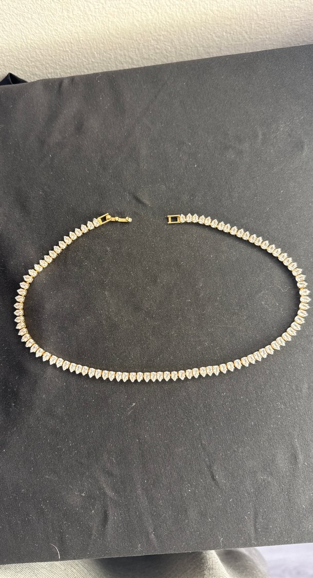 Zincir Detaylı Altın Renk Kadın Bileklik - Görsel 3