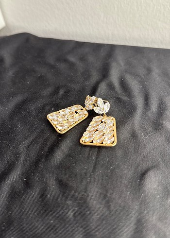 Altın Renkli Mini Payetli Küpe - Görsel 2