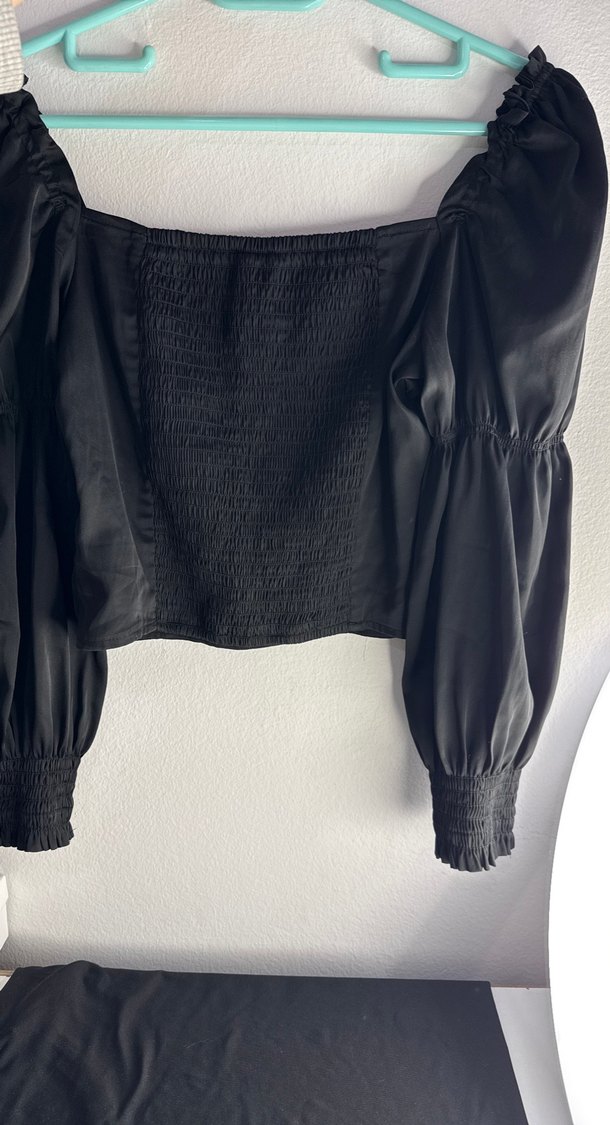 Siyah Fırfırlı Gotik Bluz - Görsel 2