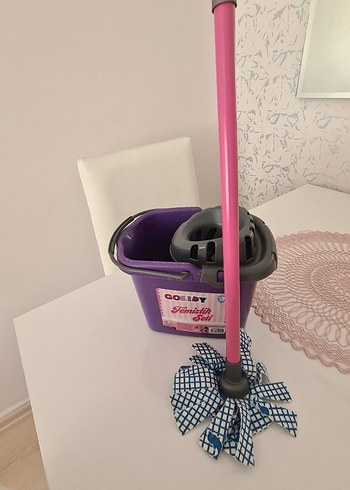 Pembe Saplı Gri Mop ve Kova Seti oyuncak