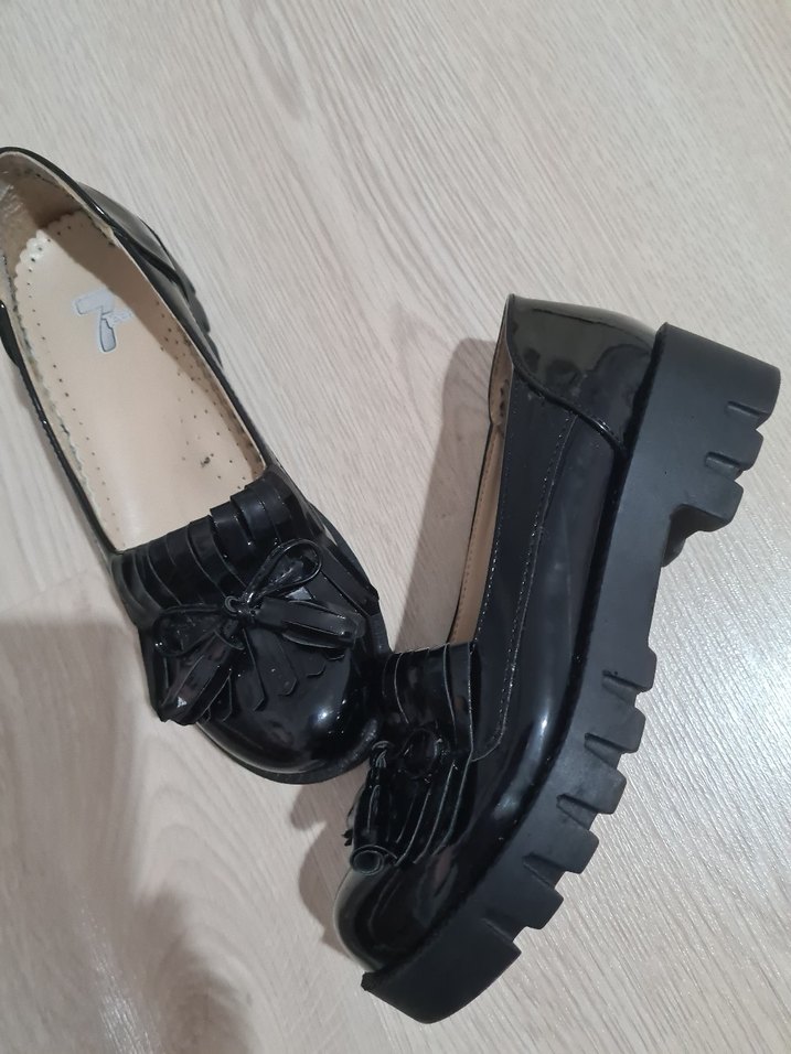 Kız Çocuk Siyah Tokalı Loafer Ayakkabı - Görsel 2