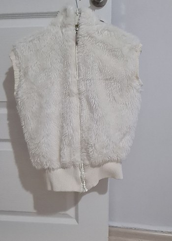 Beyaz Kürk Detaylı Kolsuz Mini Yelek - Görsel 2