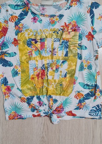 Çiçek Desenli V Yaka Kız Tişörtü - Görsel 2