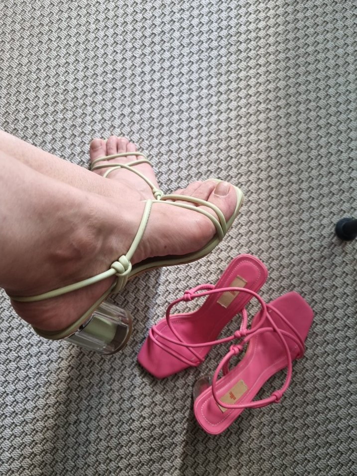 Pembe Elastik Bantlı İnce Topuklu Sandalet - Görsel 3