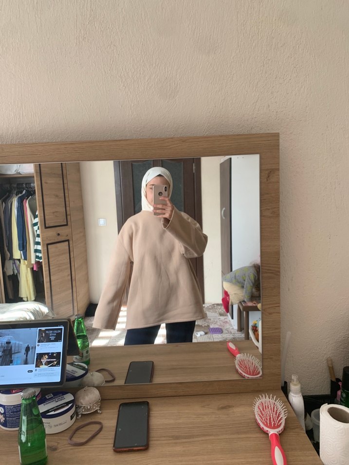 Bej Yüksek Yakalı Rahat Sweatshirt - Görsel 3