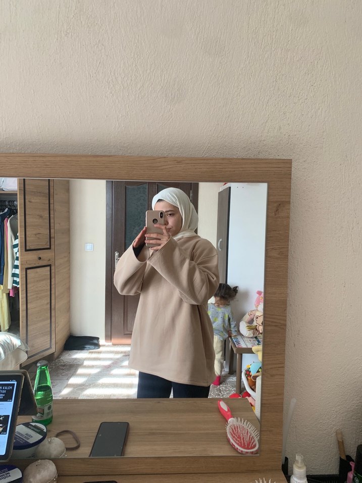 Bej Yüksek Yakalı Rahat Sweatshirt - Görsel 2