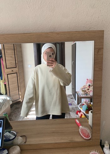 Kadın Beyaz Yumuşak Kumaşlı Yüksek Yakalı Sweatshirt - Görsel 6