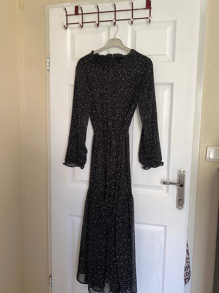 Uzun Kollu Siyah Puantiyeli Uzun Elbise - Görsel 2